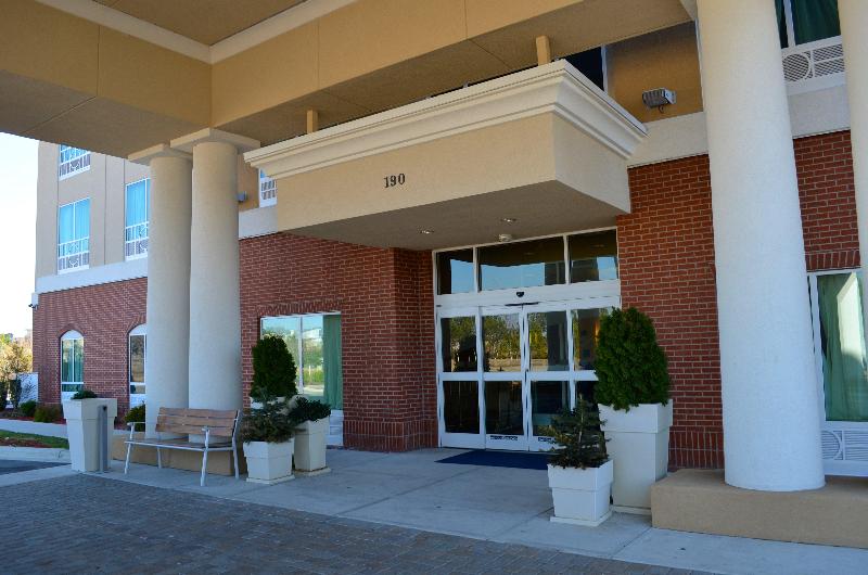 Отель Holiday Inn Express & Suites   Smithfield/selma, An Ihg