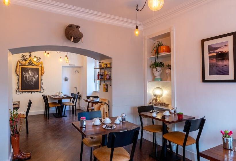 호텔 Holly Lodge Guest House With Free Off Site Health Club