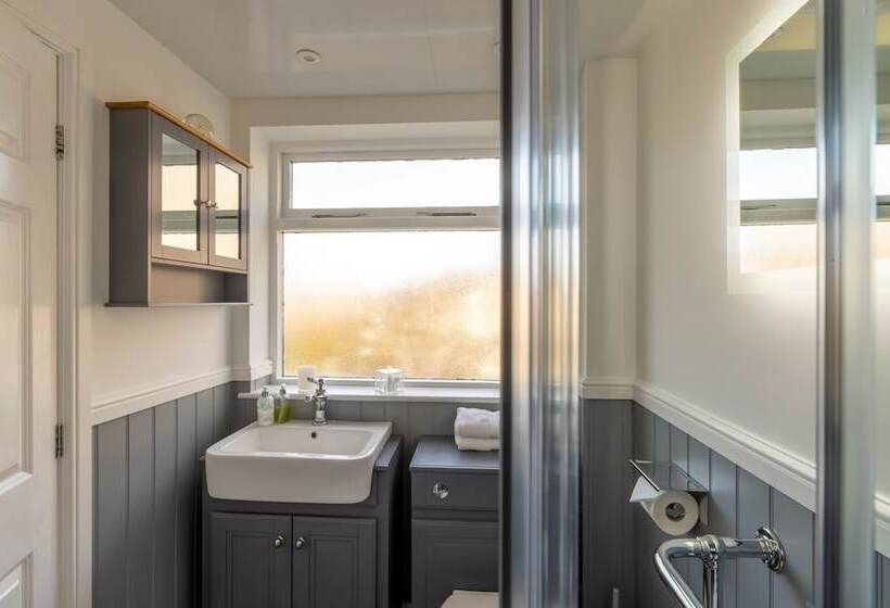 호텔 Holly Lodge Guest House With Free Off Site Health Club