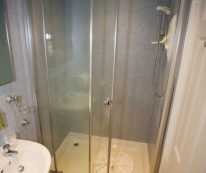 호텔 Holly Lodge Guest House With Free Off Site Health Club