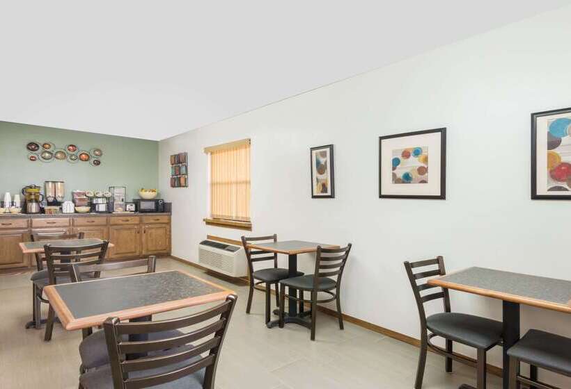 Отель Knights Inn   Slaton