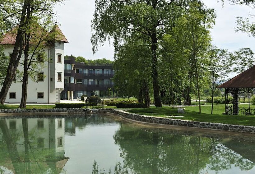 هتل Lambergh Château &