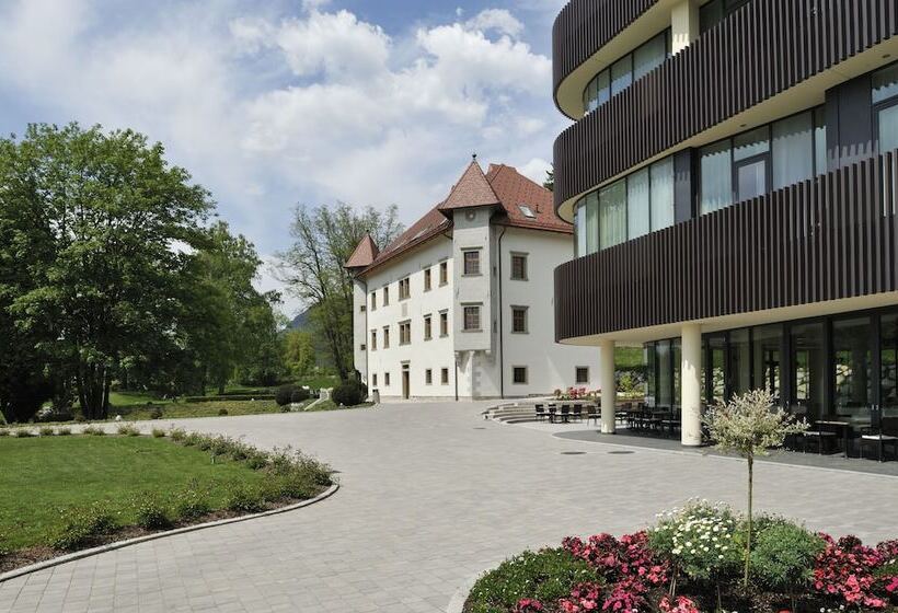 هتل Lambergh Château &