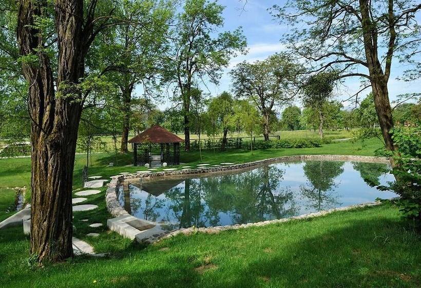 هتل Lambergh Château &