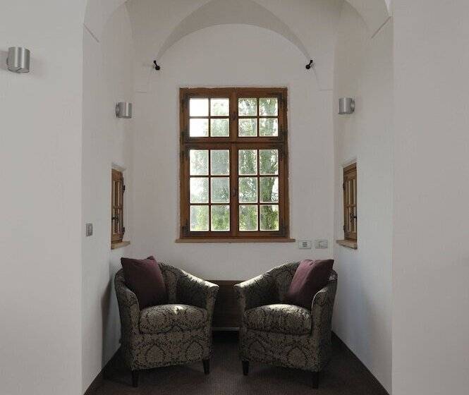 هتل Lambergh Château &