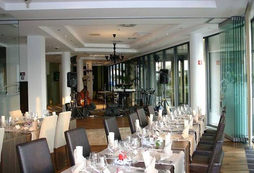 هتل Lambergh Château &