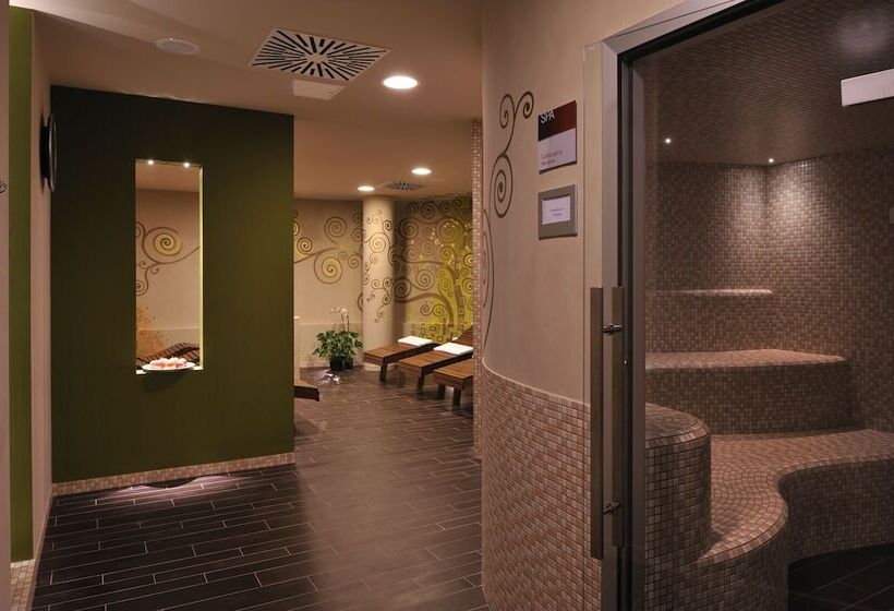 هتل Lambergh Château &