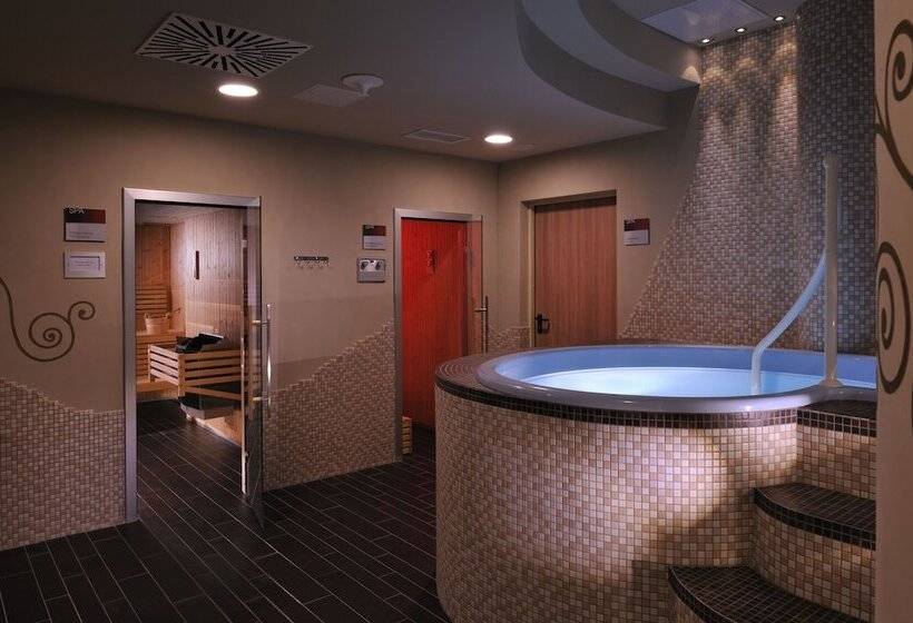 هتل Lambergh Château &