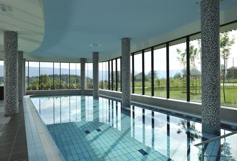 هتل Lambergh Château &