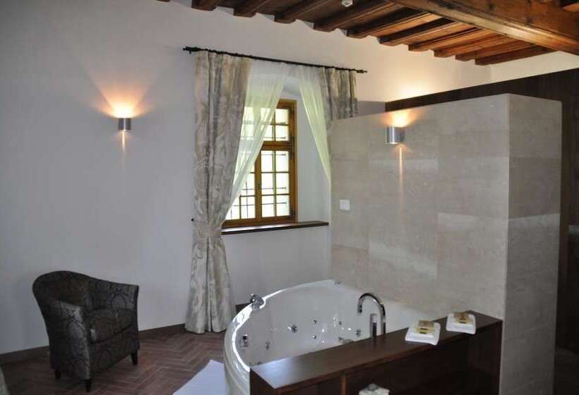 هتل Lambergh Château &