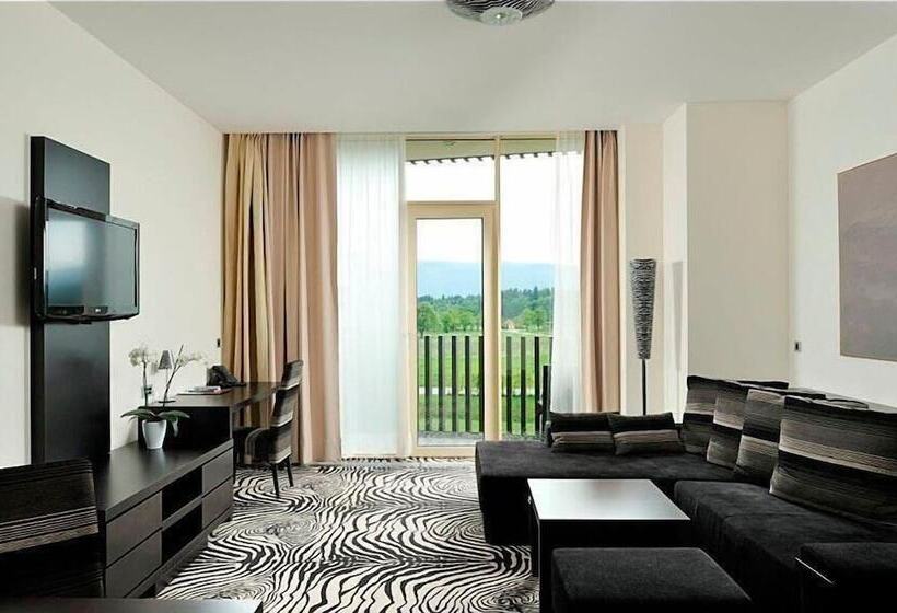 هتل Lambergh Château &