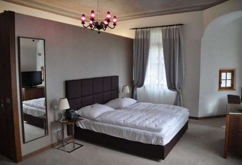 هتل Lambergh Château &