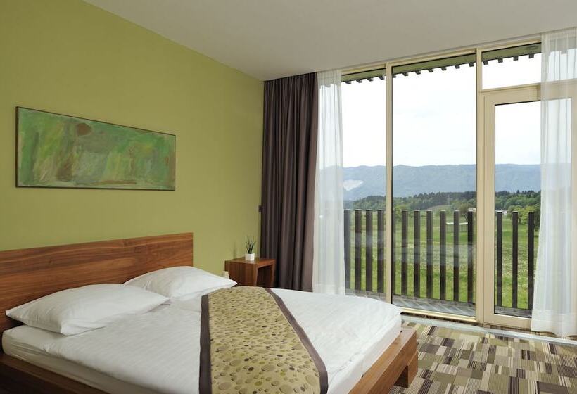 هتل Lambergh Château &