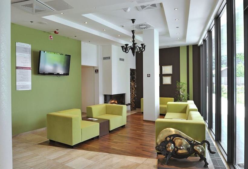 هتل Lambergh Château &