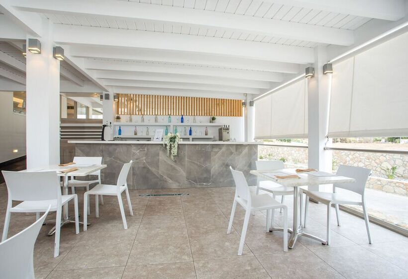 Lindos White Hotel & Suites