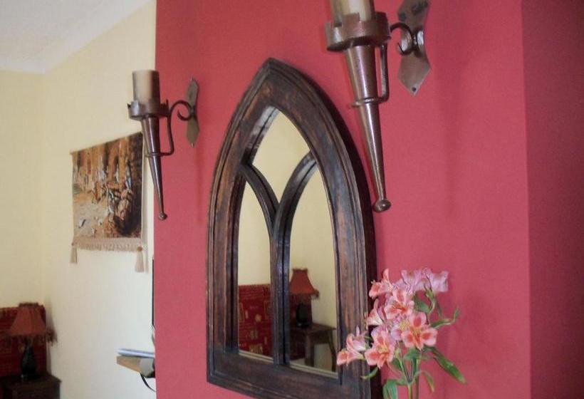 Отель Minstrel's Rest