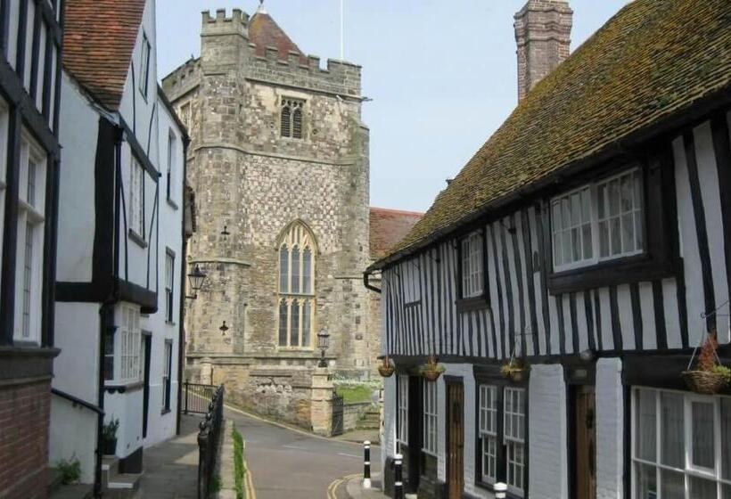 Отель Northrise Retreat