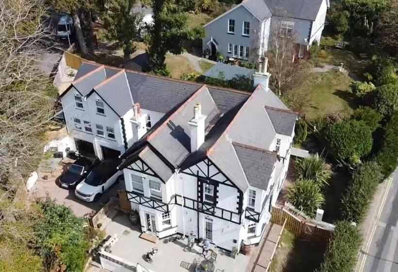 Отель Northrise Retreat