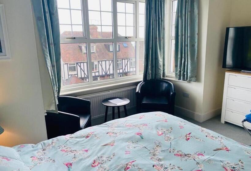 Отель Northrise Retreat