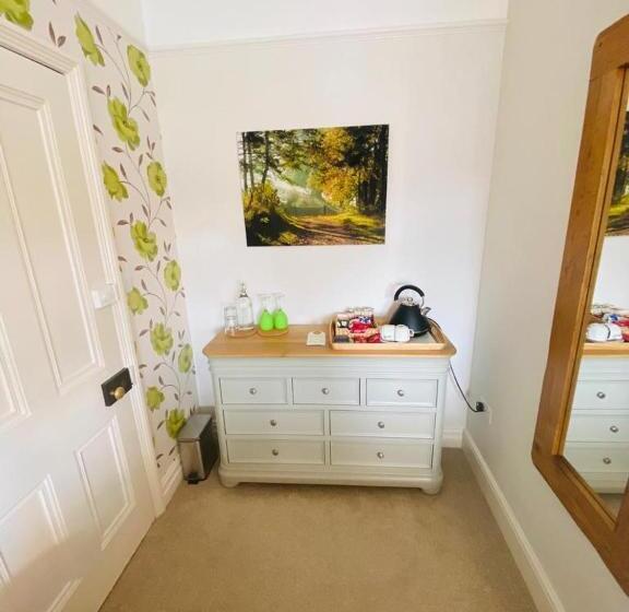 Отель Northrise Retreat