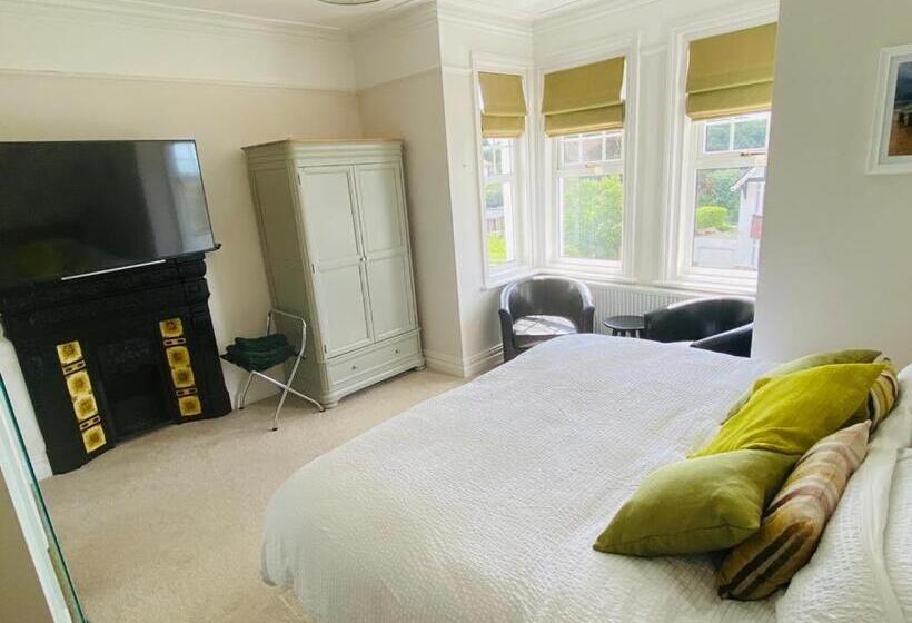 Отель Northrise Retreat