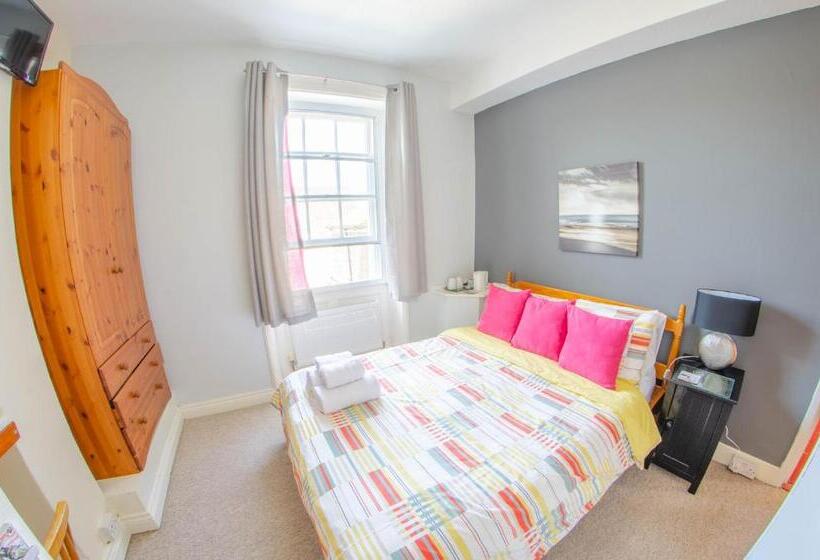 ホテル Olivers Guest House