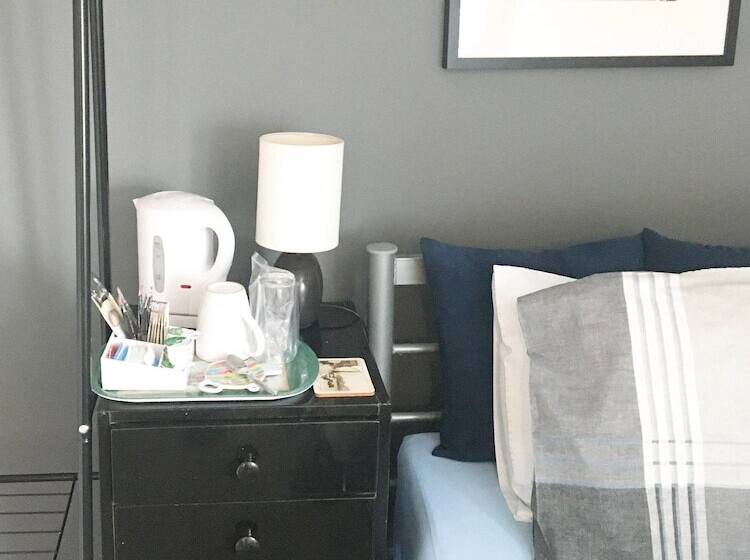 ホテル Olivers Guest House