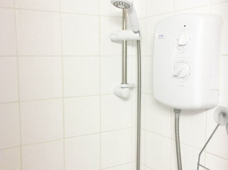 فندق Olivers Guest House