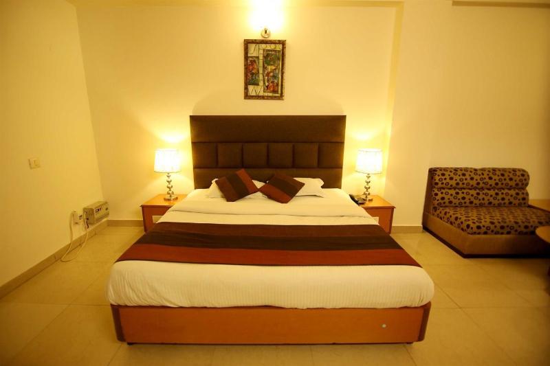 Отель Parkway Deluxe