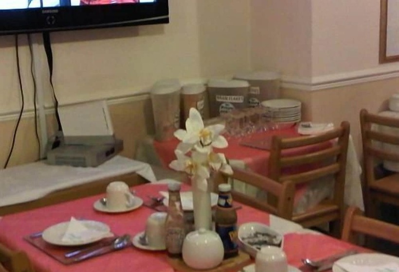 فندق Priory Guest House