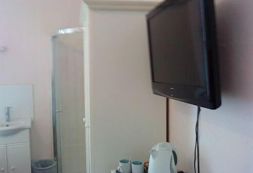 فندق Priory Guest House