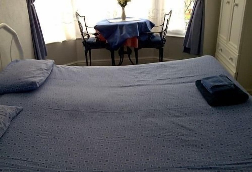 فندق Priory Guest House