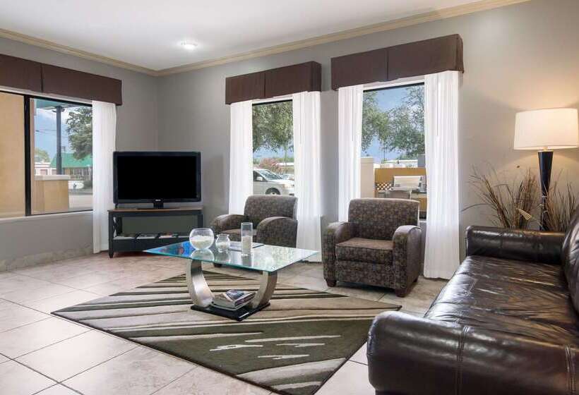 בית מלון כפרי Quality Inn & Suites  Granbury