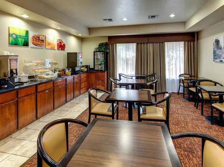 호텔 Quality Inn & Suites  Granbury