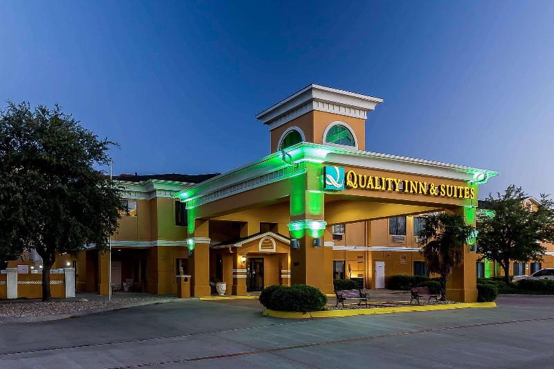 בית מלון כפרי Quality Inn & Suites  Granbury