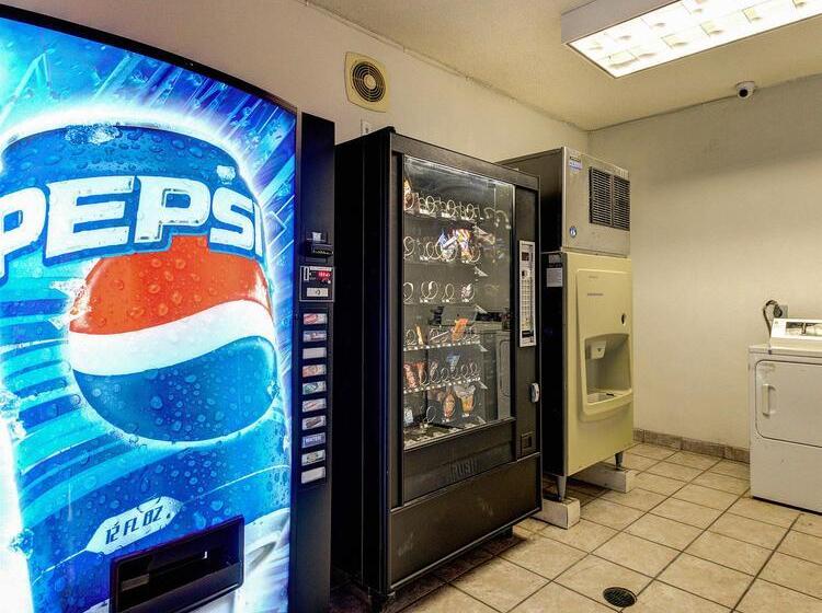 בית מלון כפרי Quality Inn & Suites  Granbury