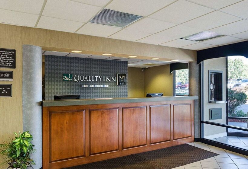 בית מלון כפרי Quality Inn Troutville  Roanoke North