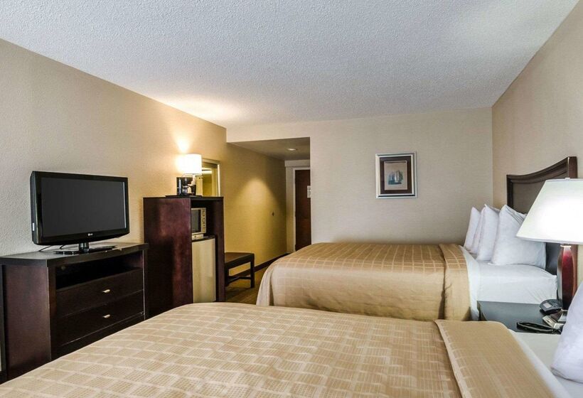 בית מלון כפרי Quality Inn Troutville  Roanoke North