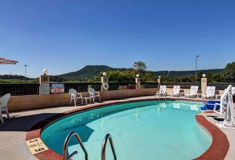 בית מלון כפרי Quality Inn Troutville  Roanoke North