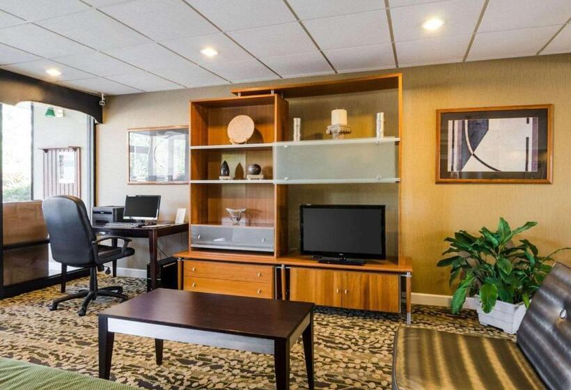 בית מלון כפרי Quality Inn Troutville  Roanoke North