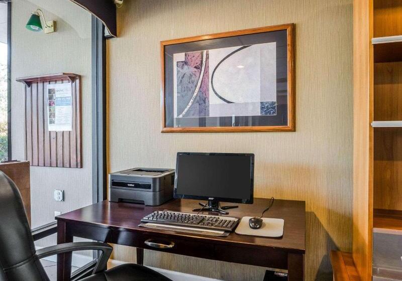 בית מלון כפרי Quality Inn Troutville  Roanoke North