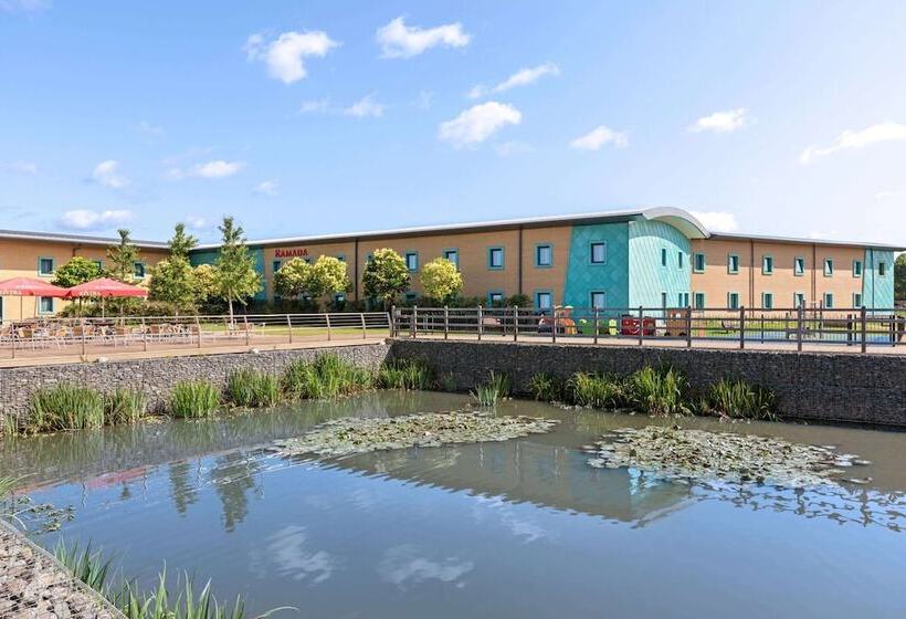 فندق Ramada By Wyndham Cobham