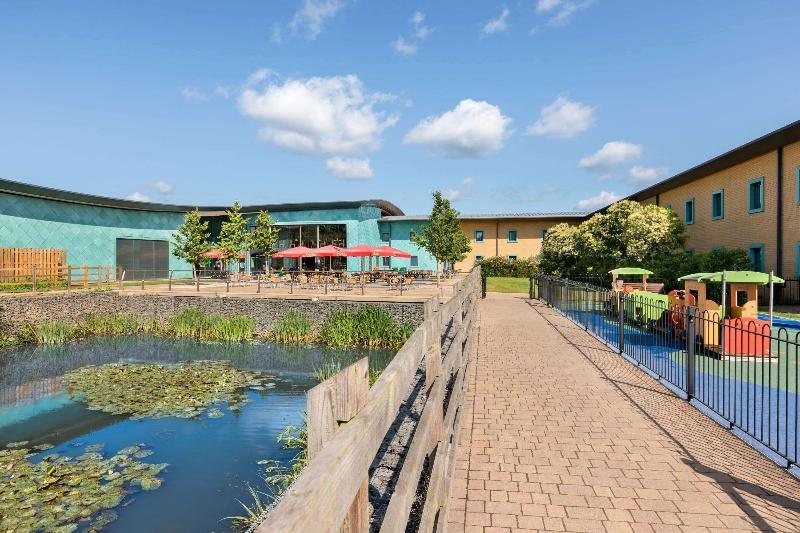 فندق Ramada By Wyndham Cobham