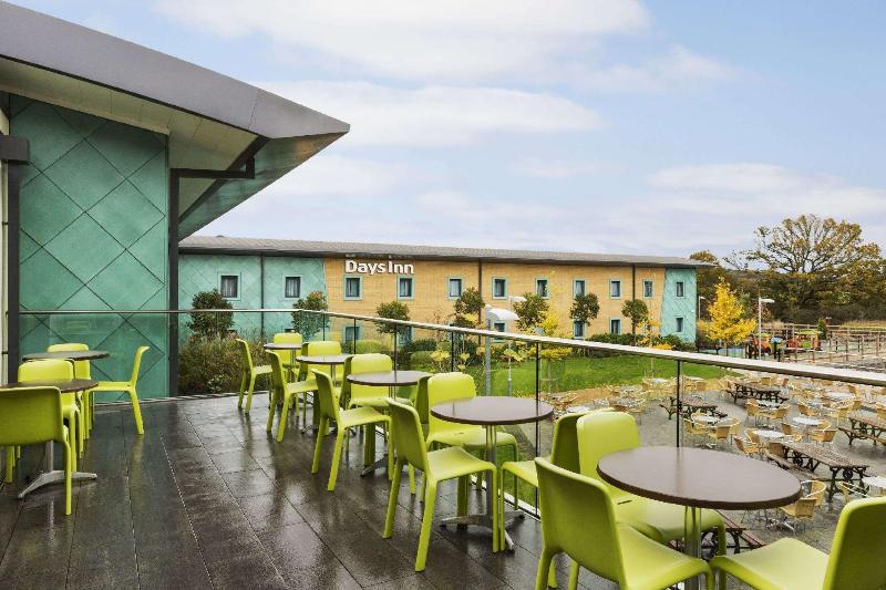 فندق Ramada By Wyndham Cobham