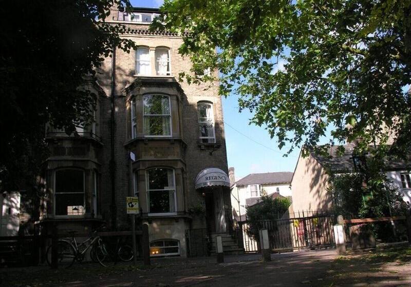 호텔 Regency House