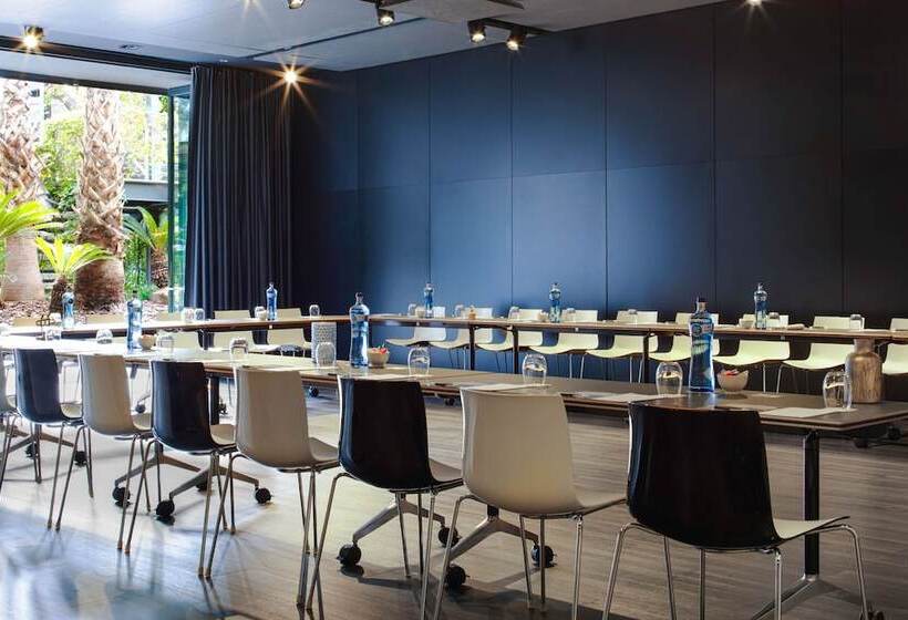 هتل Renaissance Barcelona Fira