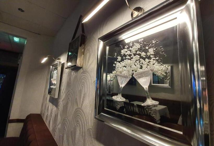 Отель Rock Dene