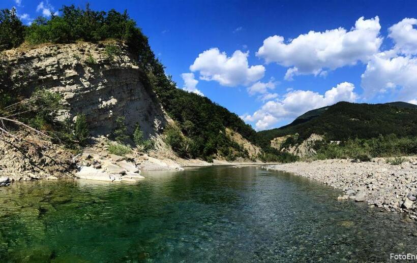 בית מלון כפרי Salus