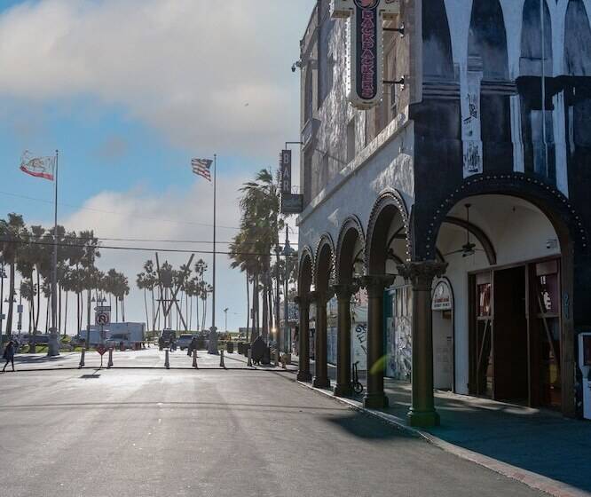 Samesun Venice Beach Hotel & Hostel