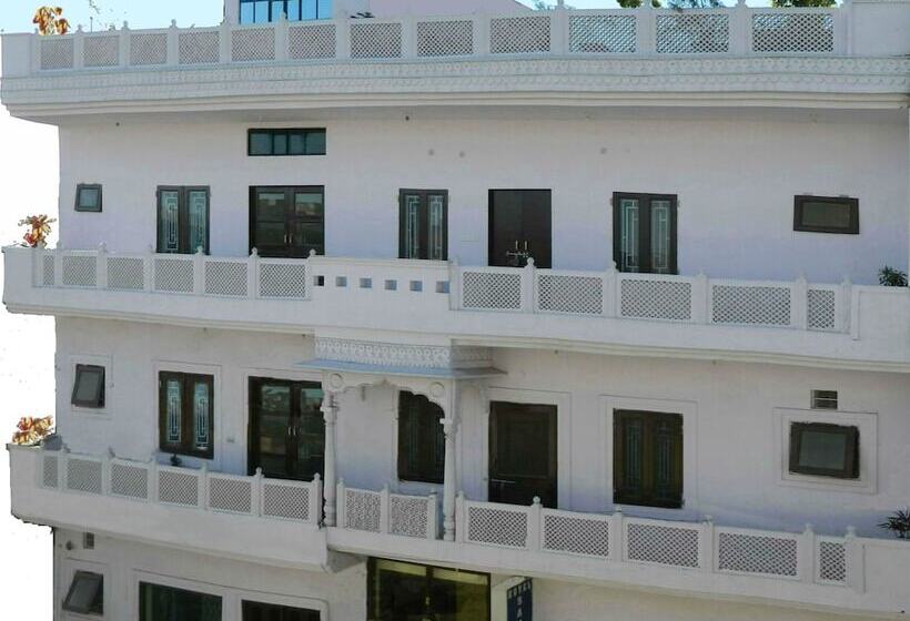 בית מלון כפרי Satkar